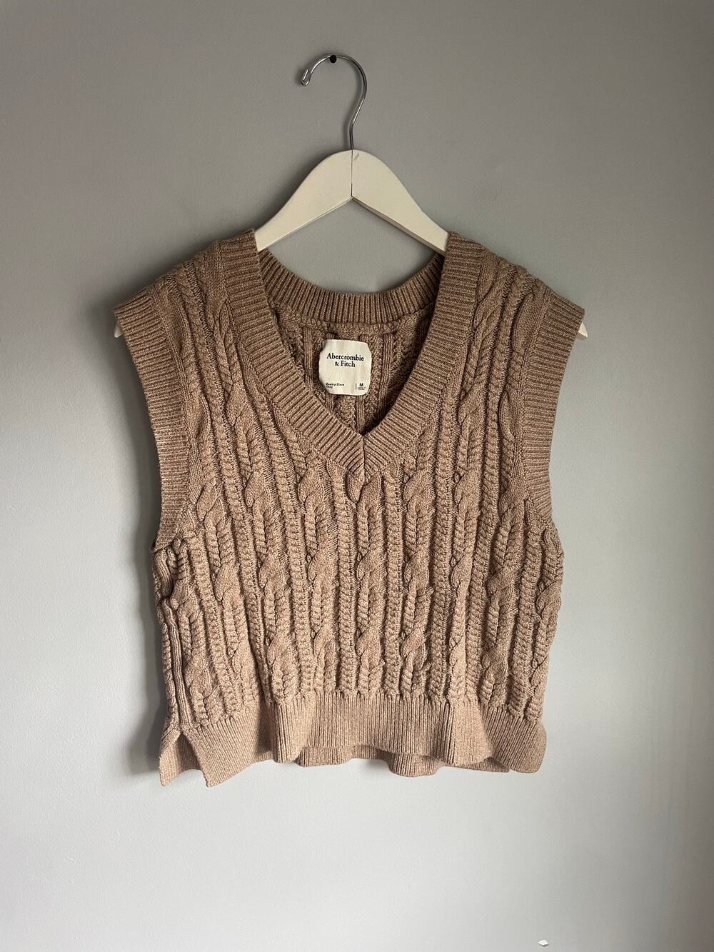 Abercrombie and Fitch Tan Cableknit Sweater Vest Medium Academia Preppy Neutral